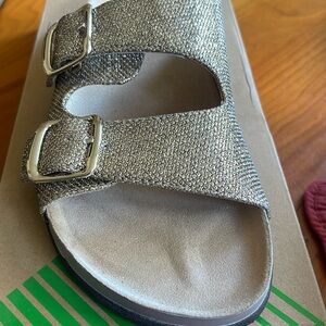White Mountain Footbeds Gold Glitter Sandals- Brand new in box!